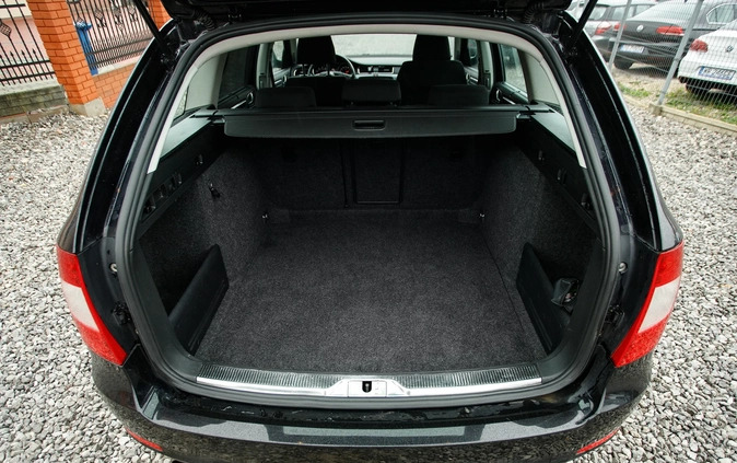 Skoda Superb cena 39900 przebieg: 218000, rok produkcji 2010 z Suwałki małe 704